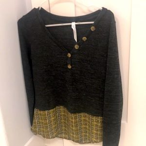 Black and gold top, size small
